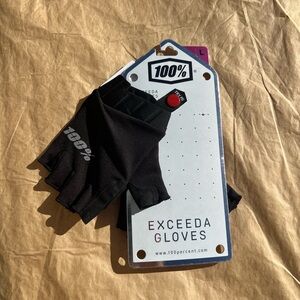 100% Exceeda Short Finger Cycling Gloves